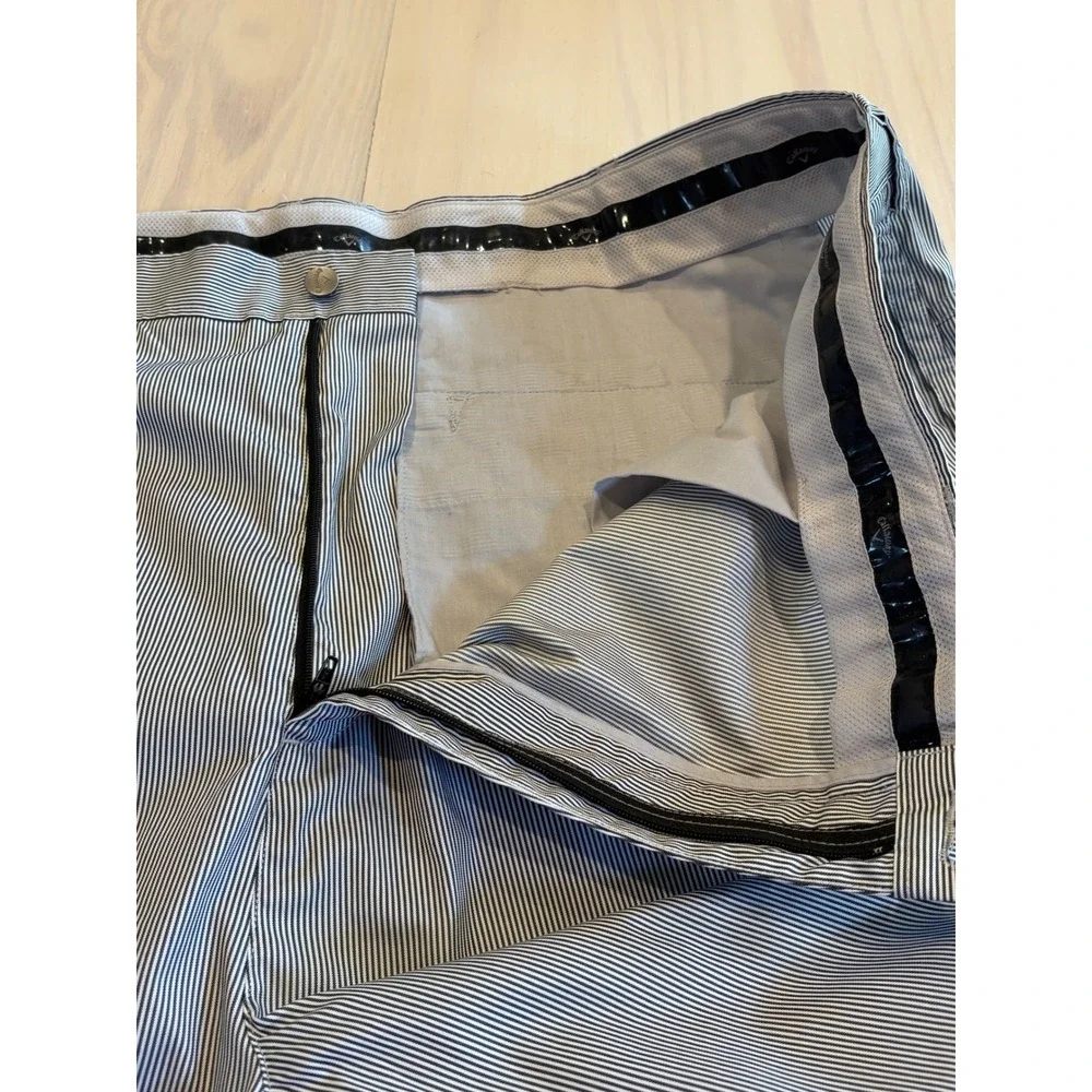 Callaway Mens Golf Shorts Blue White Striped Size 44 XXL Gripper Waistband